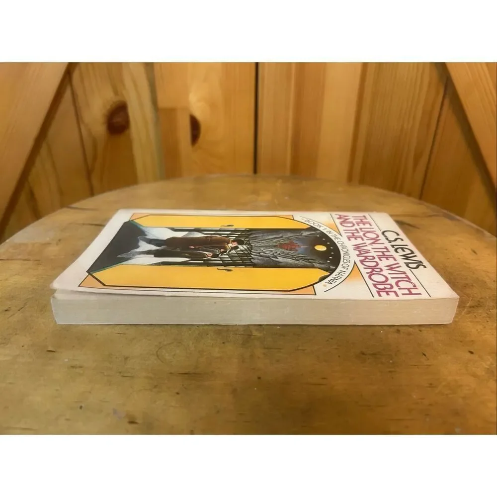 Lion, the Witch and the Wardrobe by C. S. Lewis (1970, Trade Paperback) (5732)